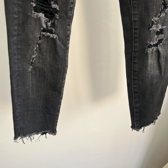 Distressed jeans - Picture 4 of 6